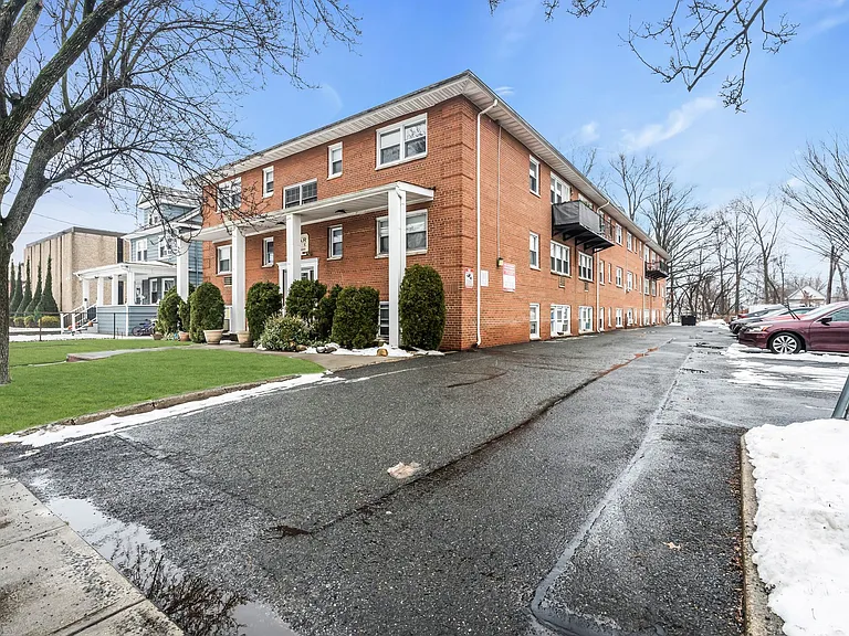 Briar Lane Apartments — Photo 6