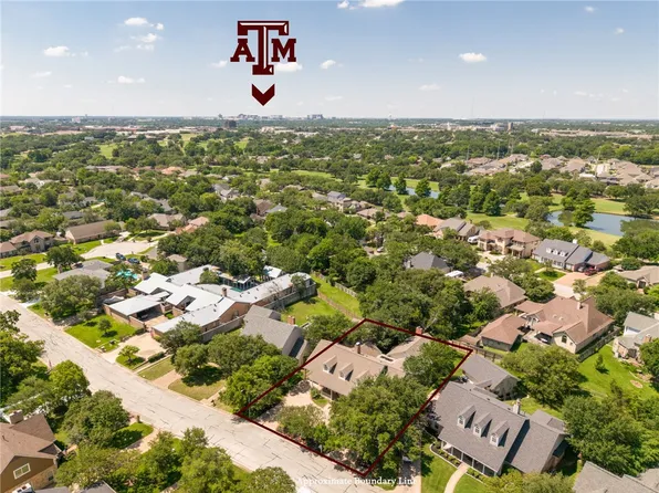 2302 E Briargate Dr, Bryan, TX 77802