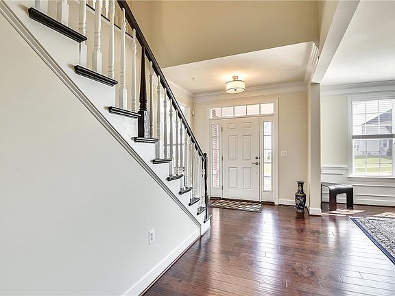 3rd image of 16607 Heartwood Dr