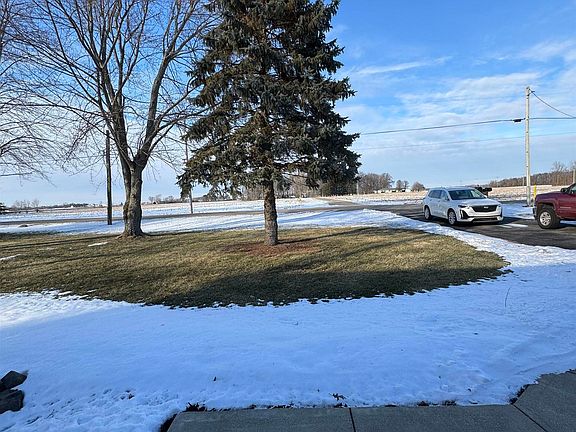 3rd image of 225 W County Road 500 S