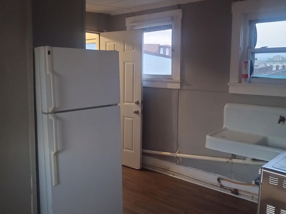 1st image of 33 S Bank St #3B