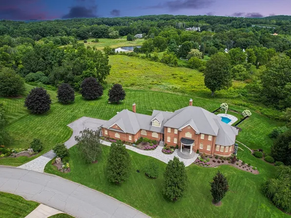 3 Wyndemere Dr, Southborough, MA 01772