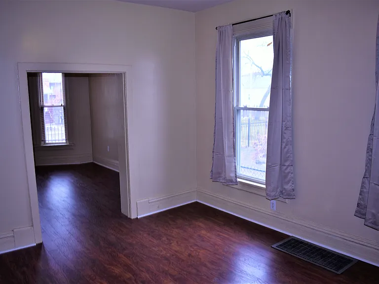4835 W Congress Pkwy — Photo 7