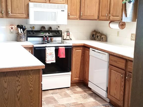 3rd image of 1683 Eastridge Ave