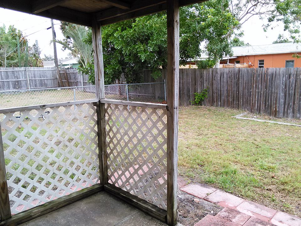 2nd image of 2385 NE Rustic Pl