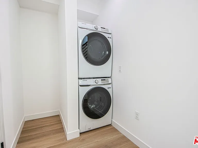 11443 1/2 Hatteras St — Photo 6