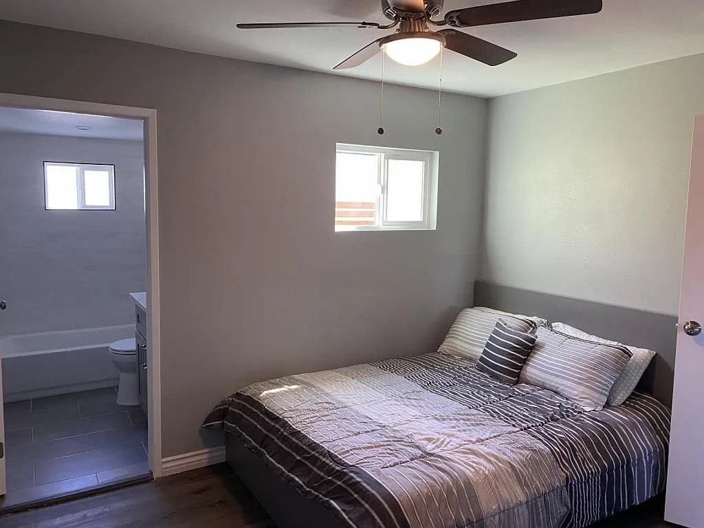 5105 Bellvale Ave — Photo 2