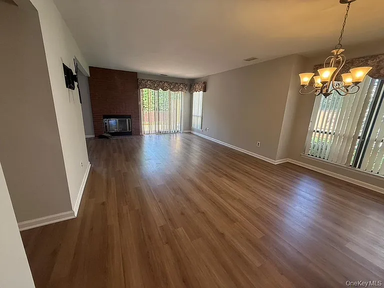 31 Stanford Ct — Photo 11
