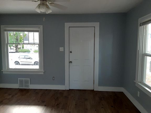 3rd image of 824 Berkley Ave #824