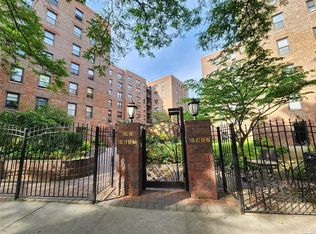 10520 66th Ave APT 3C, Forest Hills, NY 11375