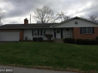 2256 Springfield Dr, Chambersburg, PA 17202