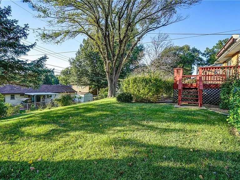 8706 NE Boone St — Photo 4