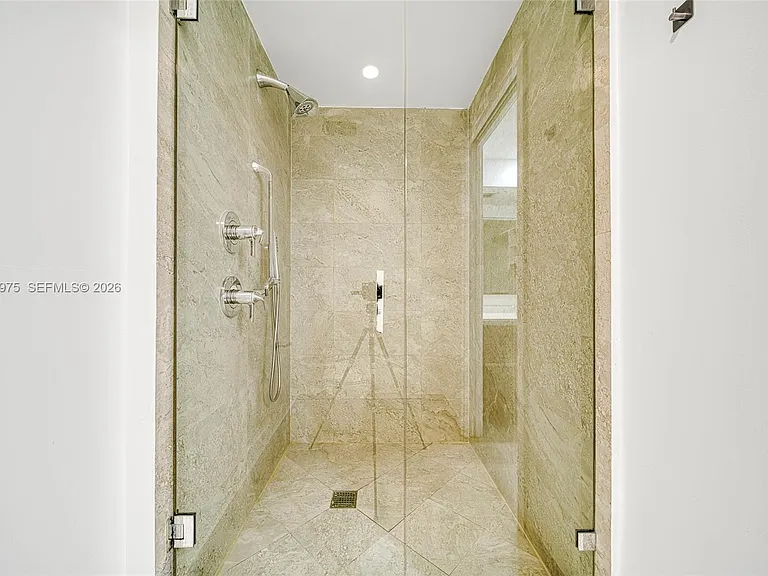 488 NE 18th St #2002 — Photo 12