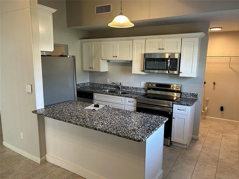 1450 Agatha Dr — Photo 12