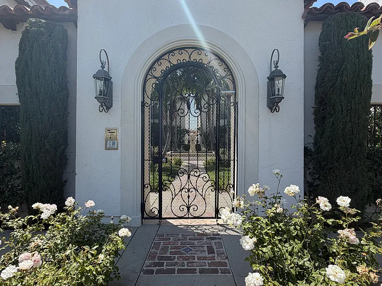 1047 S Orange Grove Ave #1 — Photo 43