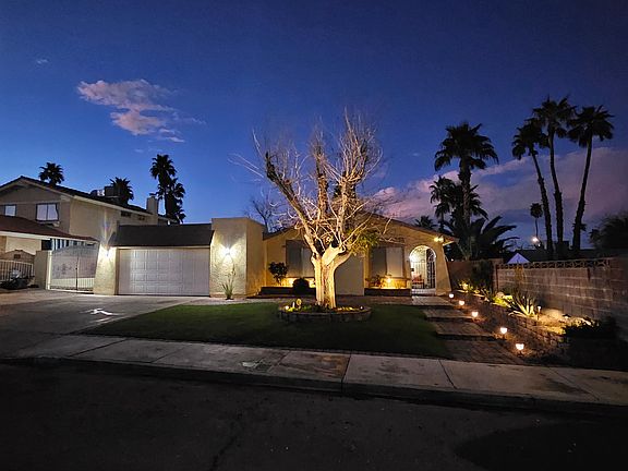 3rd image of 3906 Calle De Este