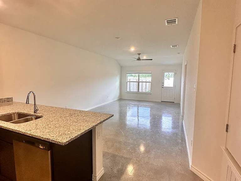 1231 Concord Dr #B — Photo 6