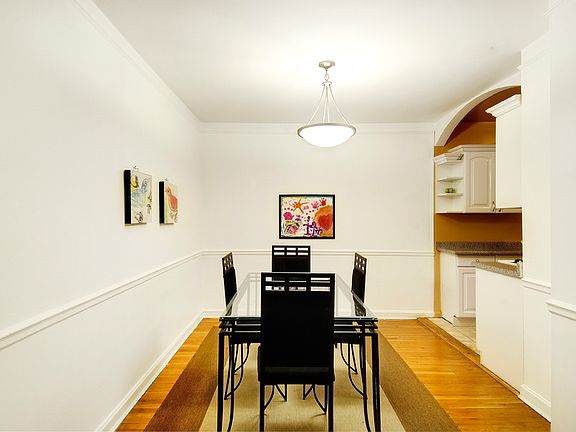 3rd image of 300 W 53rd St APT 5F