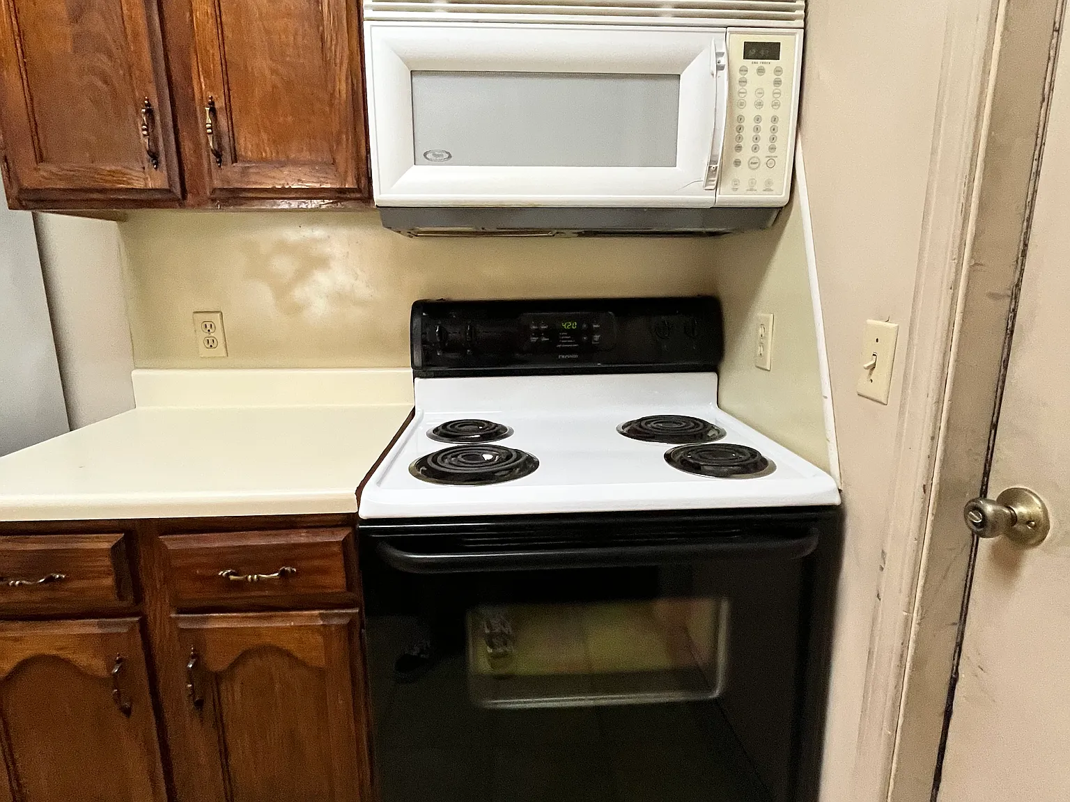 2 bed, 1.5 bath, $850 — Photo 4