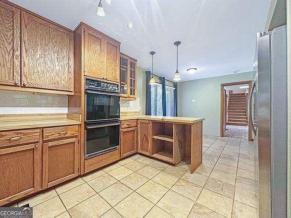 4th image of 10200 Rivertown Rd