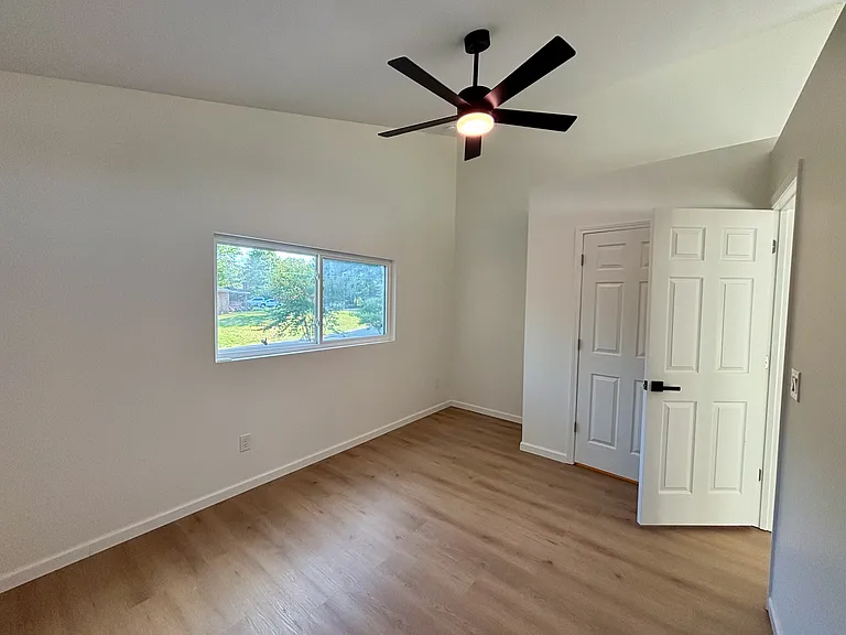 3862 Cowan Cir — Photo 5
