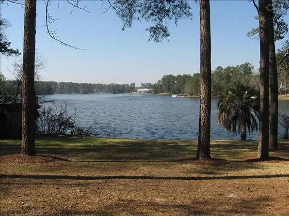 6033 Lakeshore Dr, Columbia, SC 29206