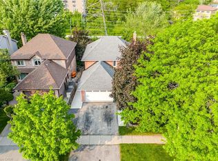 1294 Hammond St, Burlington, ON L7S 2C5