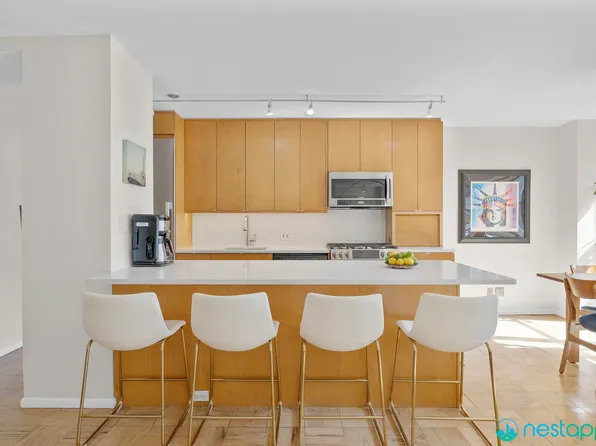 7 East 14th Street image 3 of 13