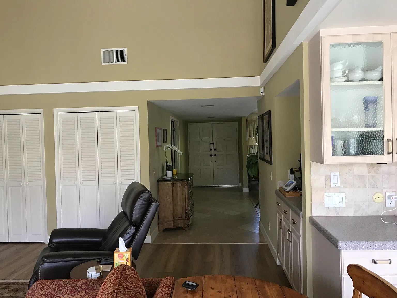 3 bed, 1832 sqft, $7,900 — Photo 3