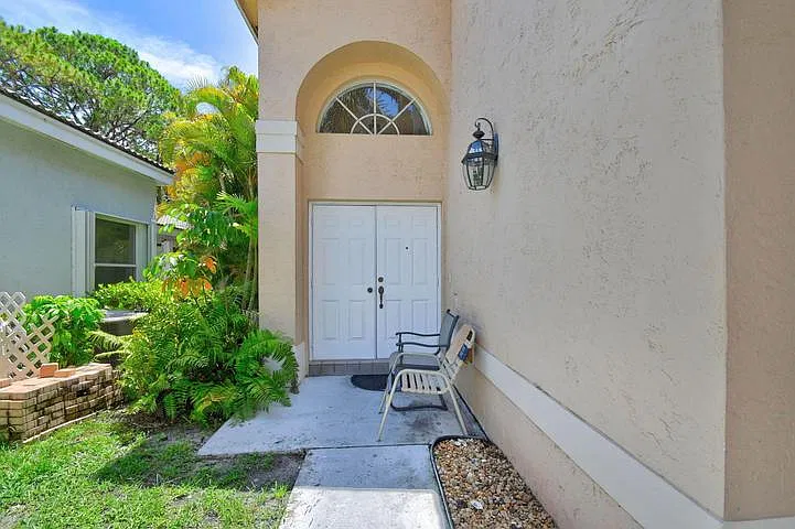 3 bed, 2009 sqft, $3,500 — Photo 3