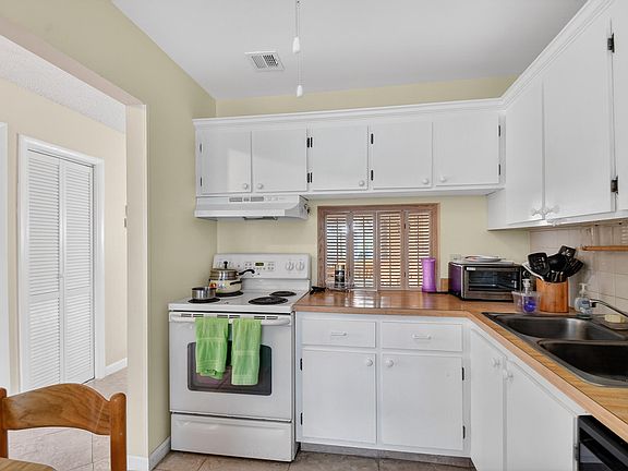 5th image of 113 Lake Olive Drive #113