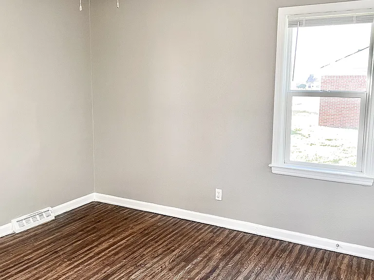 Meadowlark Apartments — Photo 15