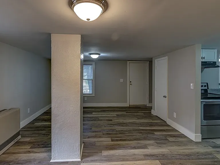 183 Hillside Dr — Photo 2