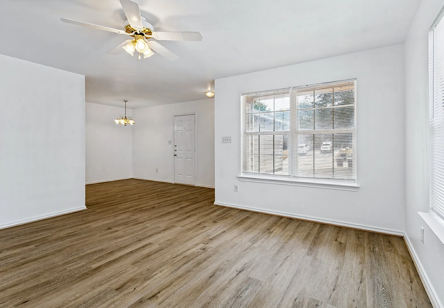 3 bed, 2.0 bath, 1114 sqft, $1,500 — Photo 4