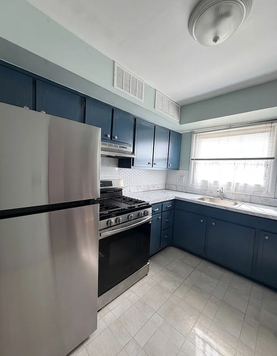 1 bed, 700 sqft, $1,900 — Photo 2