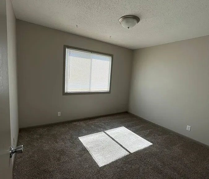 325 Ash St #7 — Photo 8