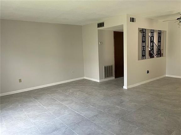 4th image of 2304 Caswell Ln