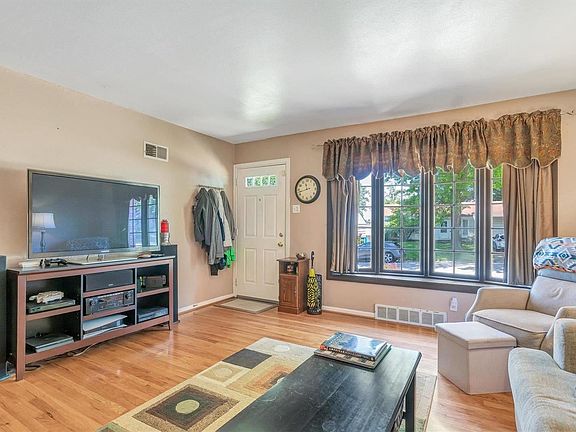 3rd image of 6328 Ashbury Dr