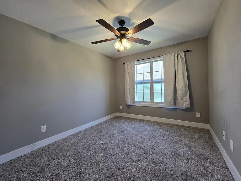 414 Oak St — Photo 18