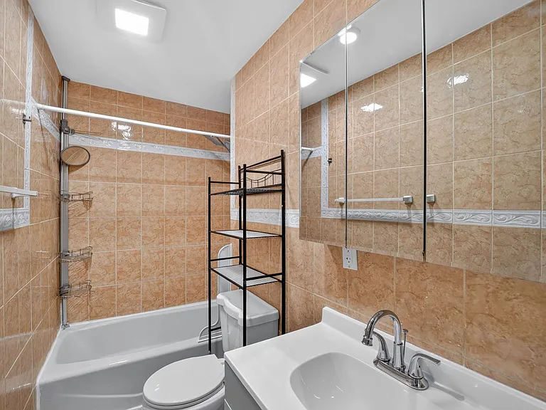 1004 Girard St NW — Photo 11