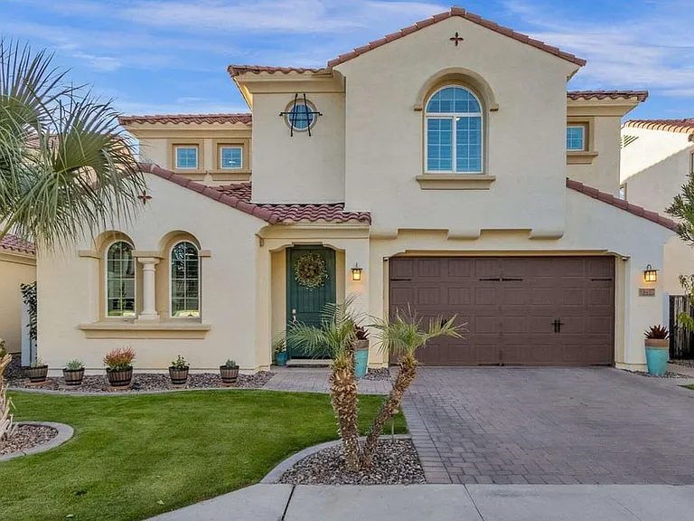 3210 S Waterfront Dr — Photo 1