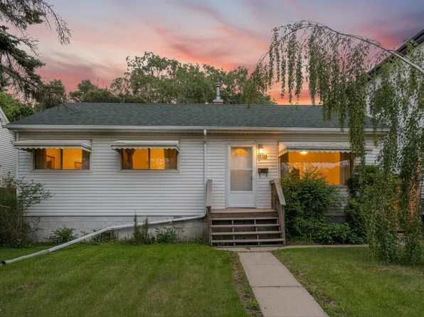 9315 86th St NW, Edmonton, AB T6C 3E6