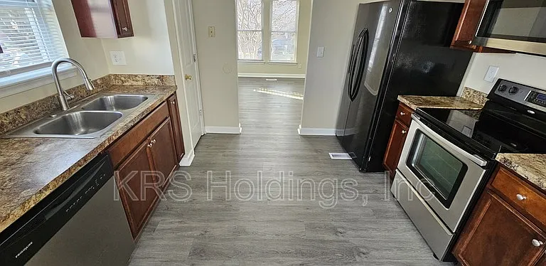 820 Maltby Cres — Photo 10