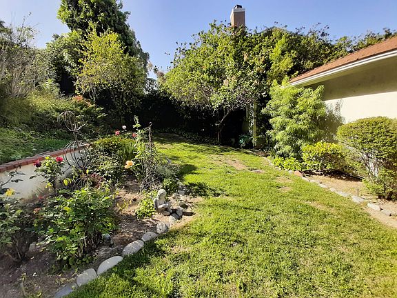 3rd image of 8371 Denise Ln