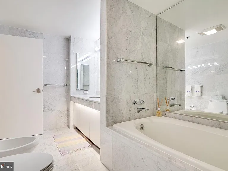 1200 Crystal Dr #411 — Photo 25
