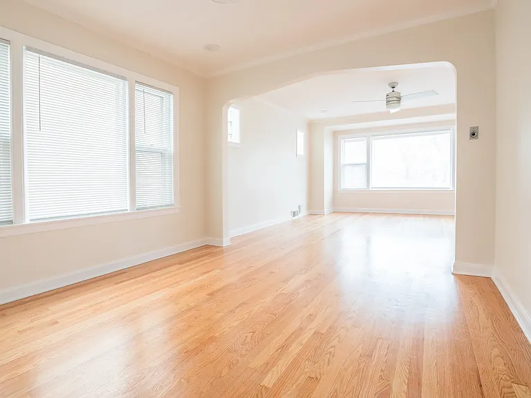 5430 W Berteau Ave #1 — Photo 8
