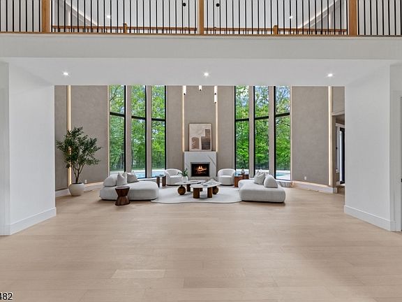 3rd image of 809 West Shore Drive