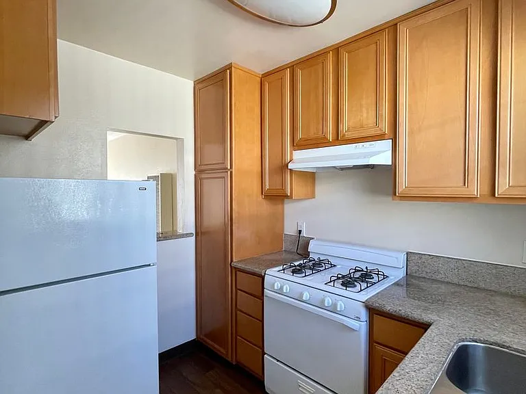 4109 Louisiana St — Photo 13