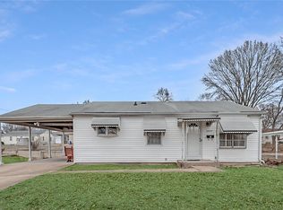 2455 Hawthorne Manor Dr, Florissant, MO 63031