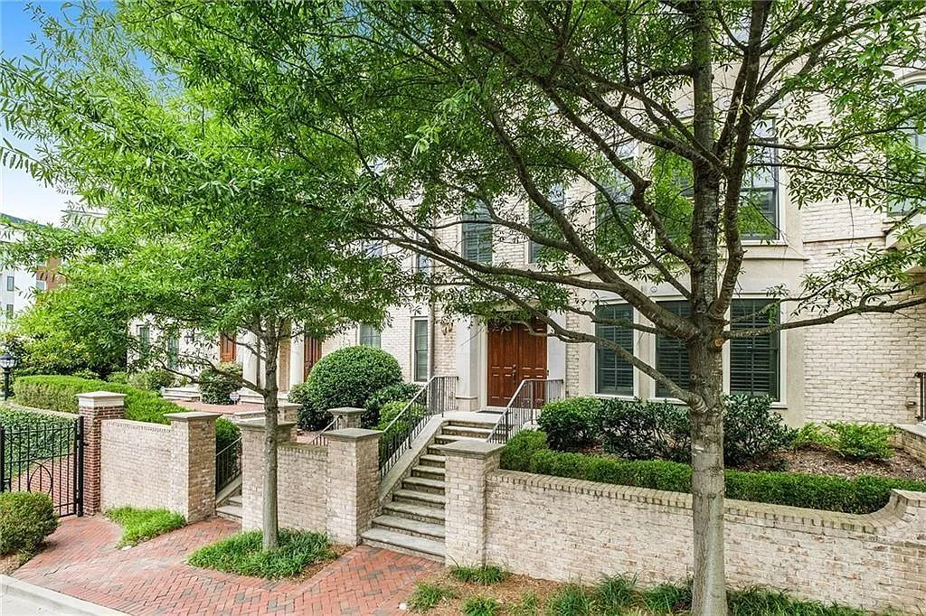 3 bed, 5.0 bath, 3042 sqft, $6,800 — Photo 1